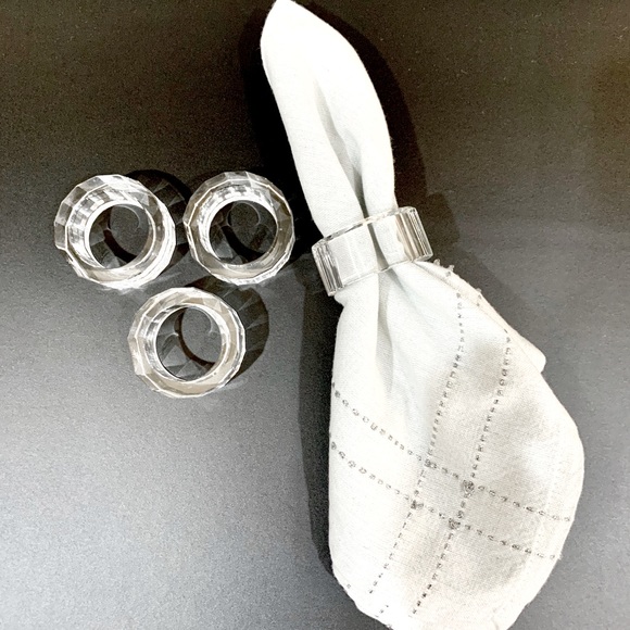 Oleg Cassini Other - Oleg Cassini crystal napkin rings set of 4